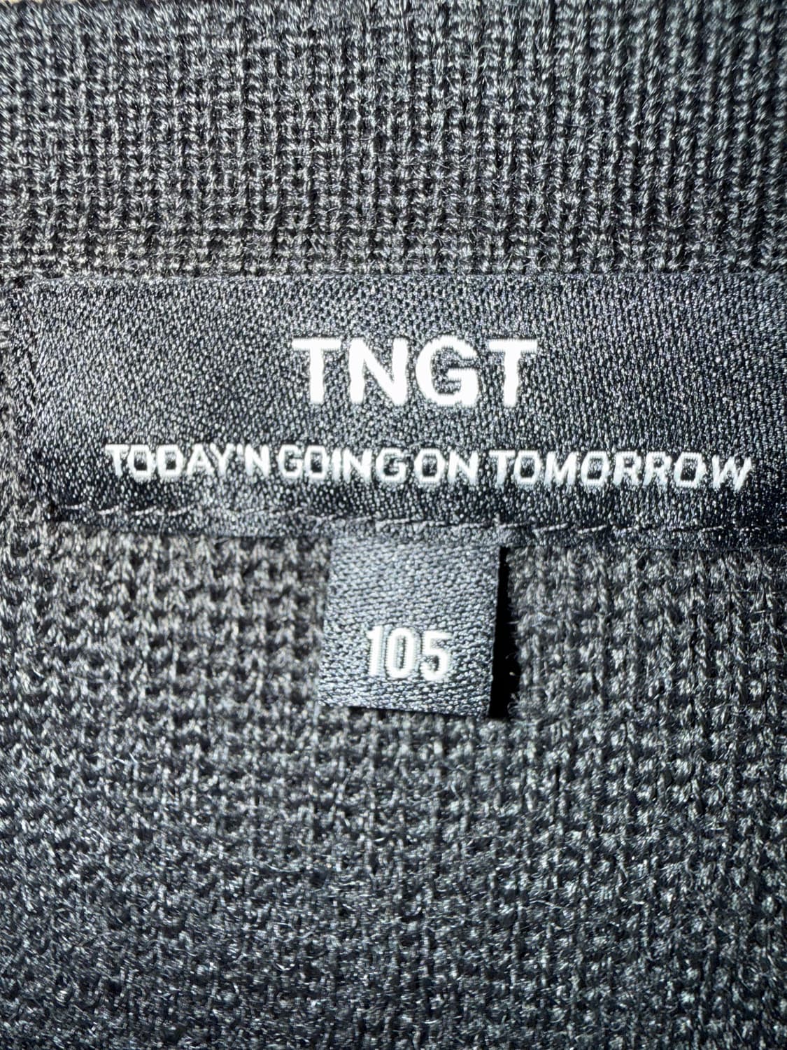 박보검 착장 TNGT 카키 헨리넥 니트 105 상품이미지4