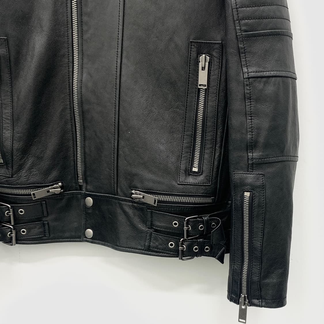 양가죽 퀄팅 디테일 스탠 칼라 바이커 자켓 상품이미지4