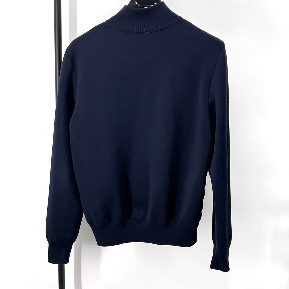 [M사이즈] 몽클레어 와펜 트리콧 니트패딩 네이비 상품이미지4