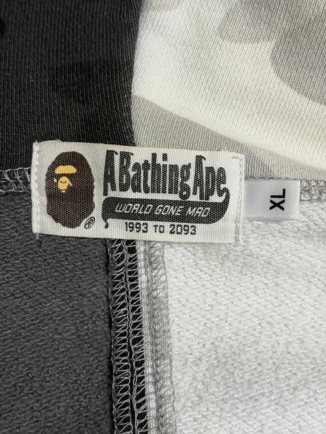 베이프 흑백 후드집업 상품이미지3