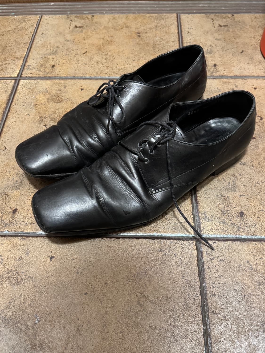 프라다 브러쉬드 모양 더비 상품이미지1