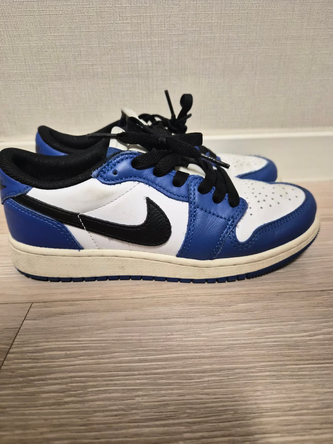 나이키 에어 조던 1 로우 로얄토 상품이미지4