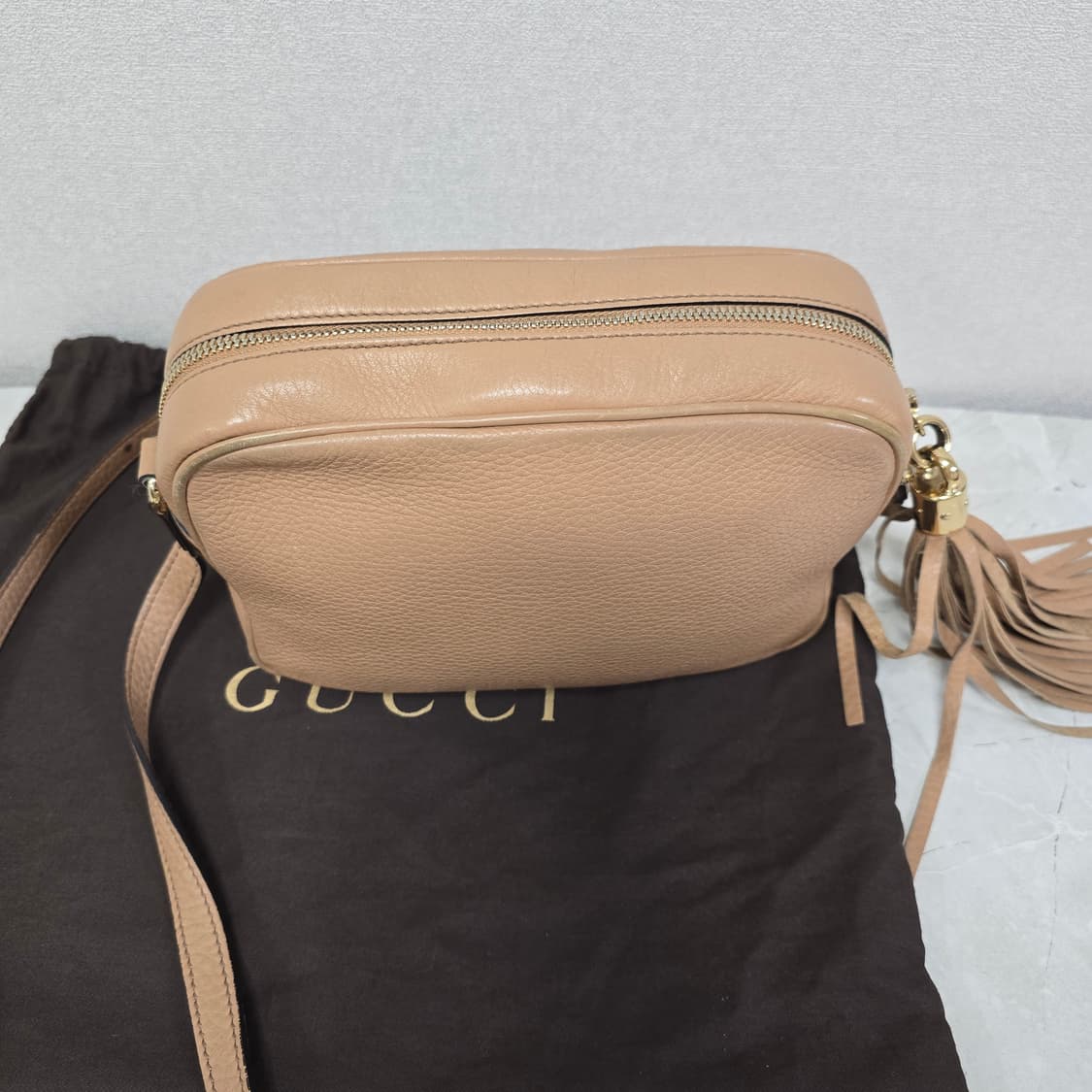 구찌 소호 디스코 크로스백 판매 상품이미지4