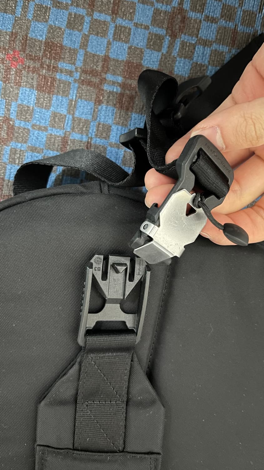 Worthwile movement 피어스백 상품이미지3