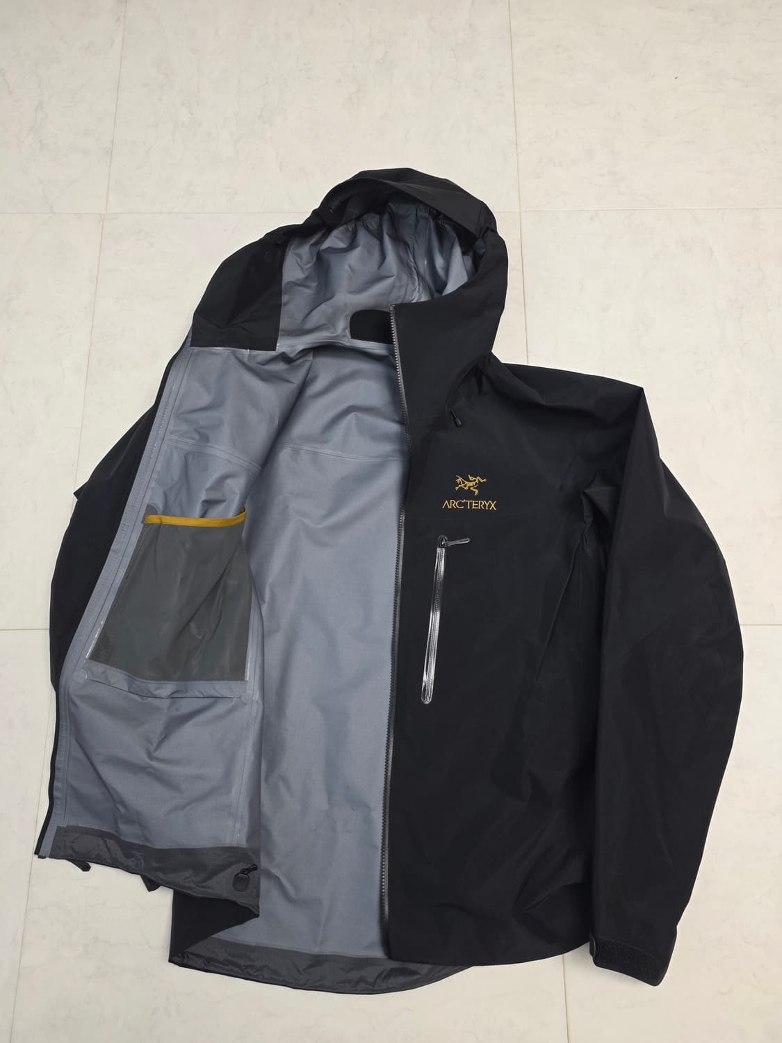 아크테릭스 알파SV 블랙(L)팝니다 상품이미지2