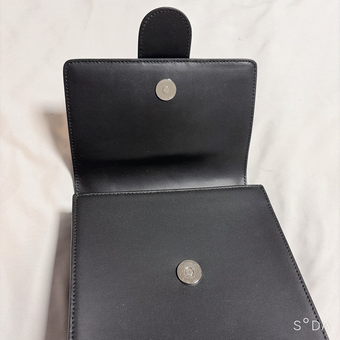 비비안웨스트우드 블랙 버클 숄더백 상품이미지6