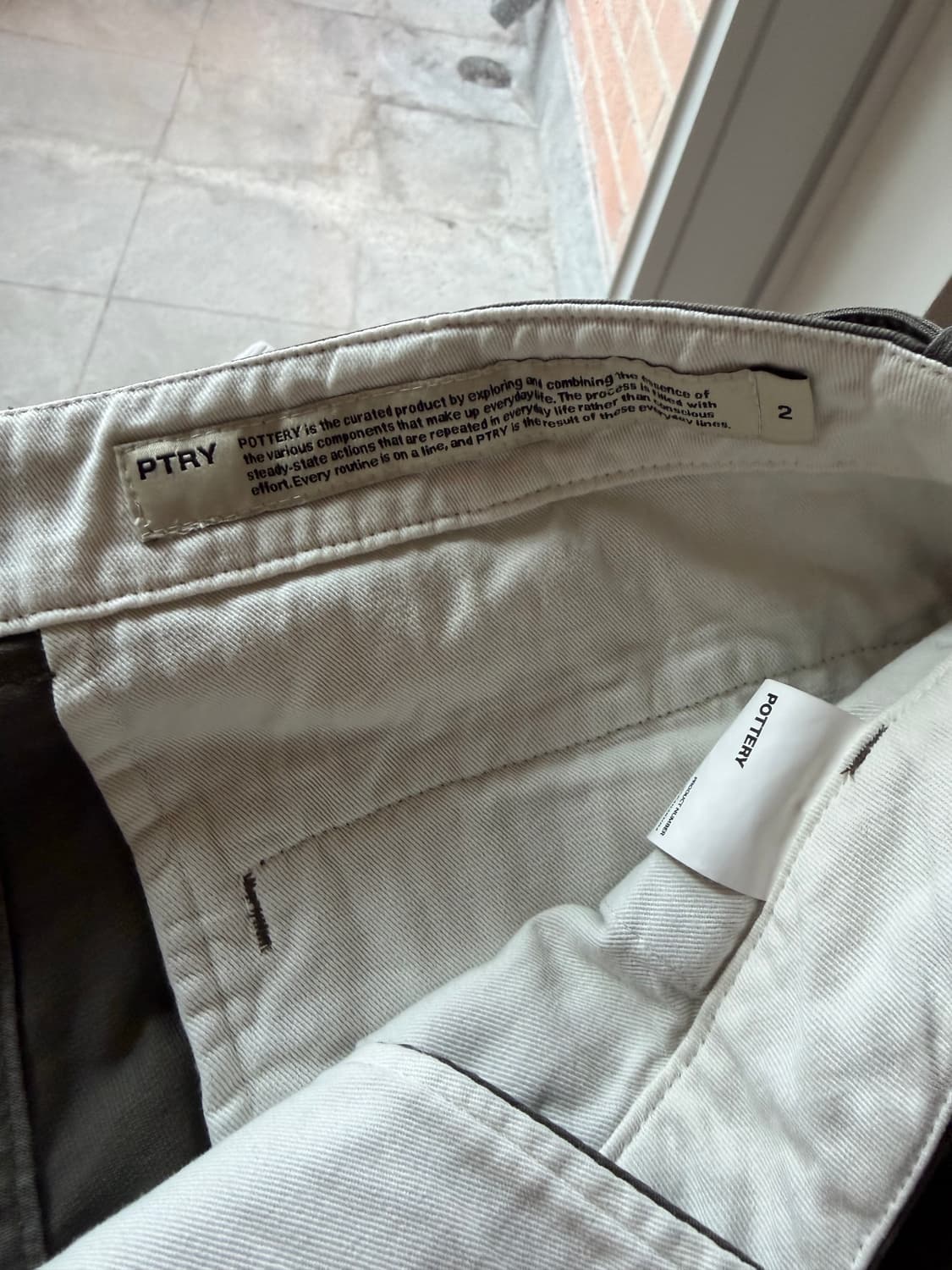 포터리 카고 팬츠 카키 2사이즈 판매합니다 상품이미지3