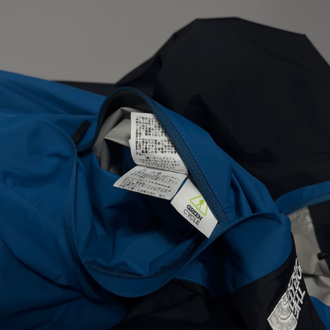 노스페이스(The north face) 블루컬러 나일론 닷샷 윈드브레이커 상품이미지5