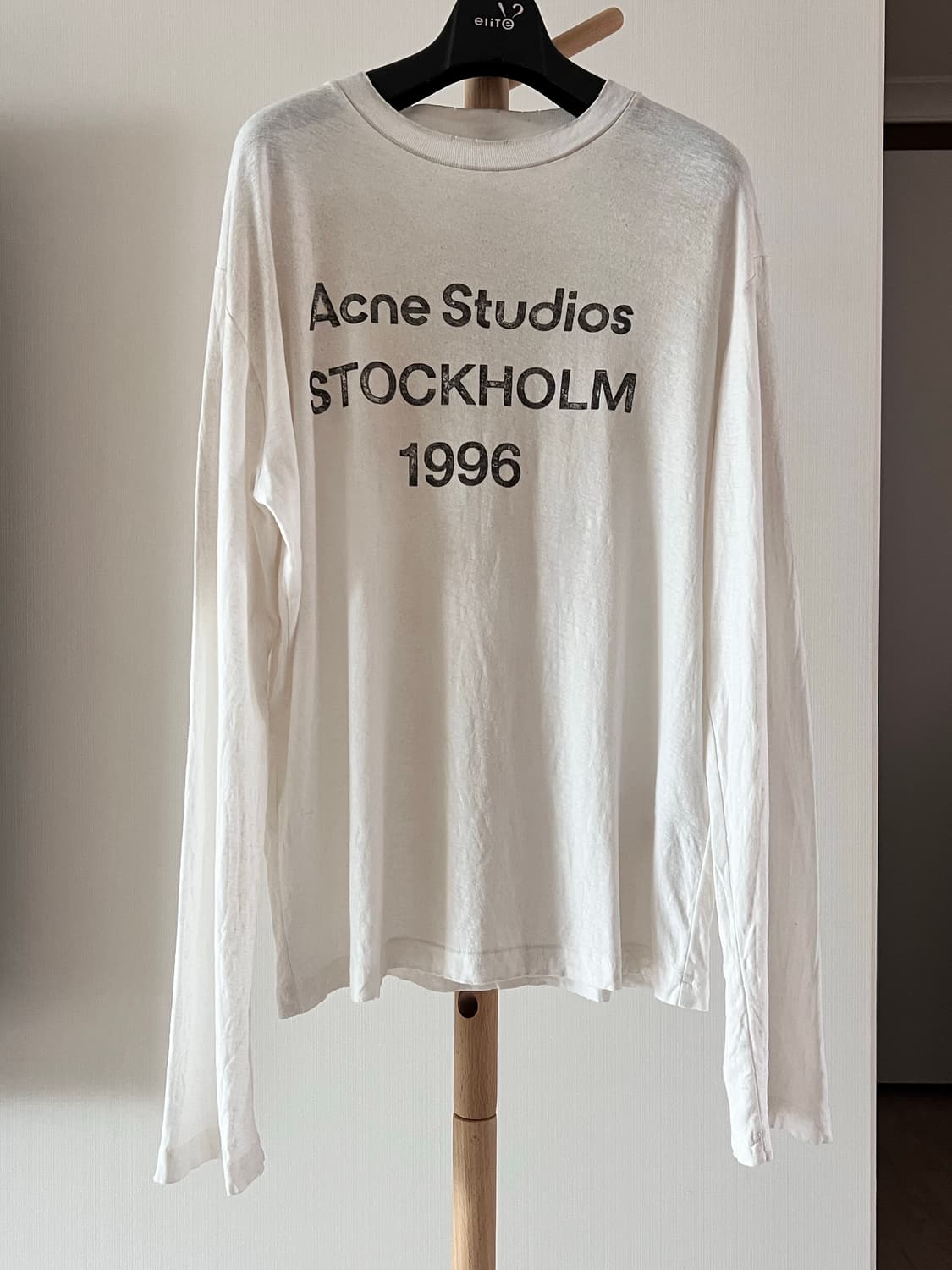 아크네스튜디오 스톡홀름 롱슬리브 티셔츠 상품이미지1