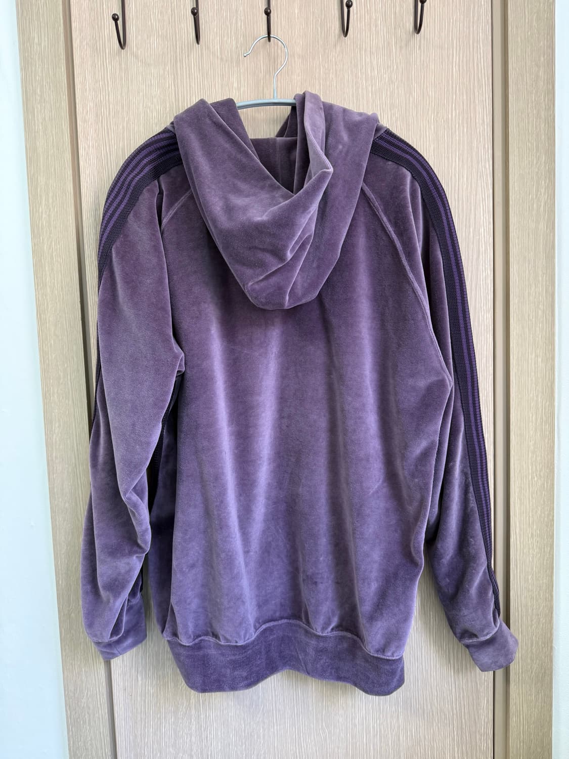 니들스 벨루어 후드티 퍼플 상품이미지2