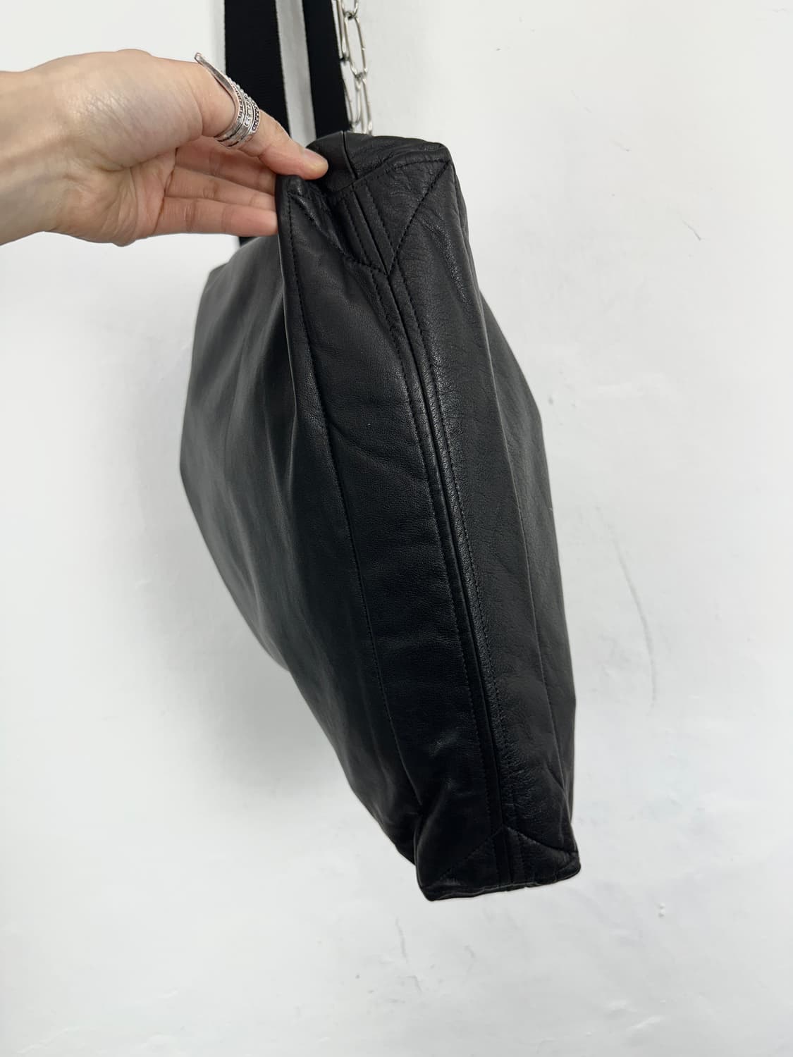 Yohji Yamamoto Cow Leather Logo Shoulder 상품이미지5