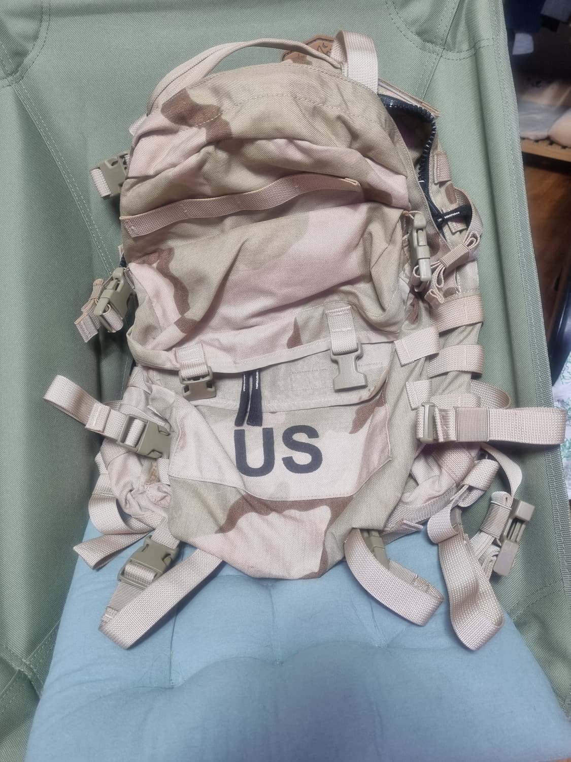 [민트급] 미군 오리지널 사막삼색(DCU) 몰리2 백팩 판매합니다 상품이미지1