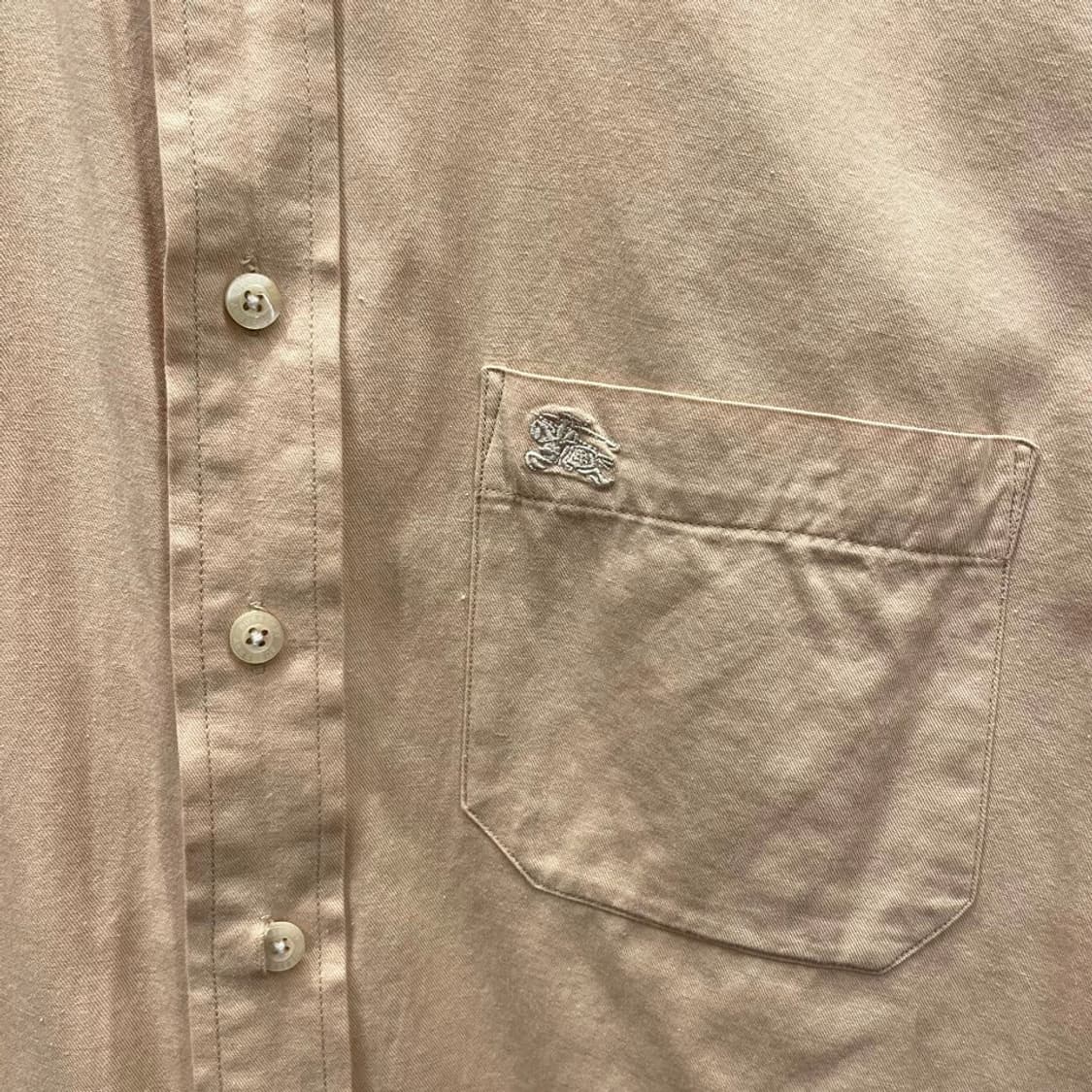 버버리 런던 코튼 셔츠 체스트 싱글 포켓 로고 자수 무지 디테일 베이지 상품이미지6