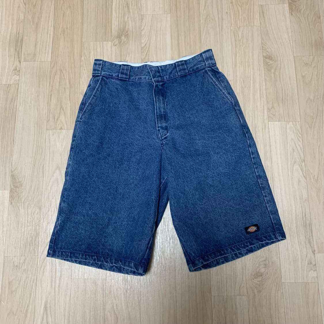 디키즈 루즈핏 데님 워크쇼츠 Medium Blue 상품이미지2
