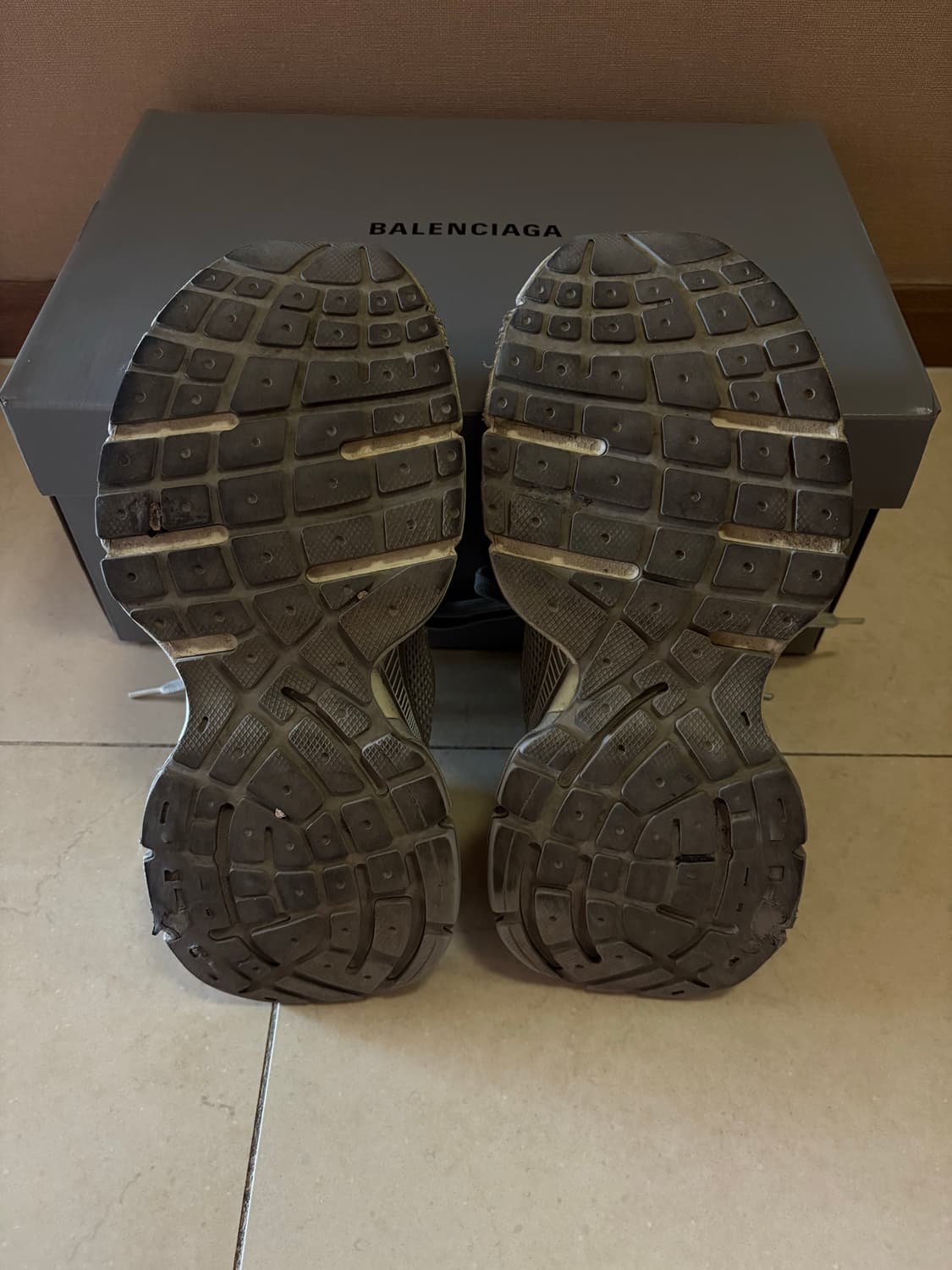 발렌시아가 3xl 에그쉘 42 상품이미지6