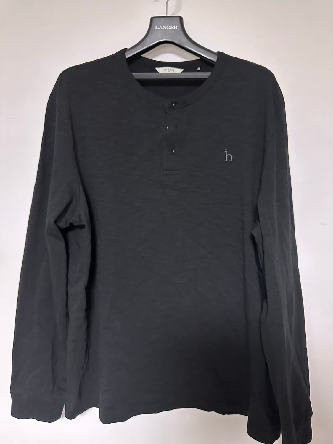 HAZZYS 헤지스 블랙 남성 긴팔 티셔츠 상품이미지1