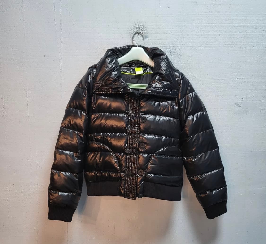 여성 아디다스 유광 숏패딩  상품이미지1