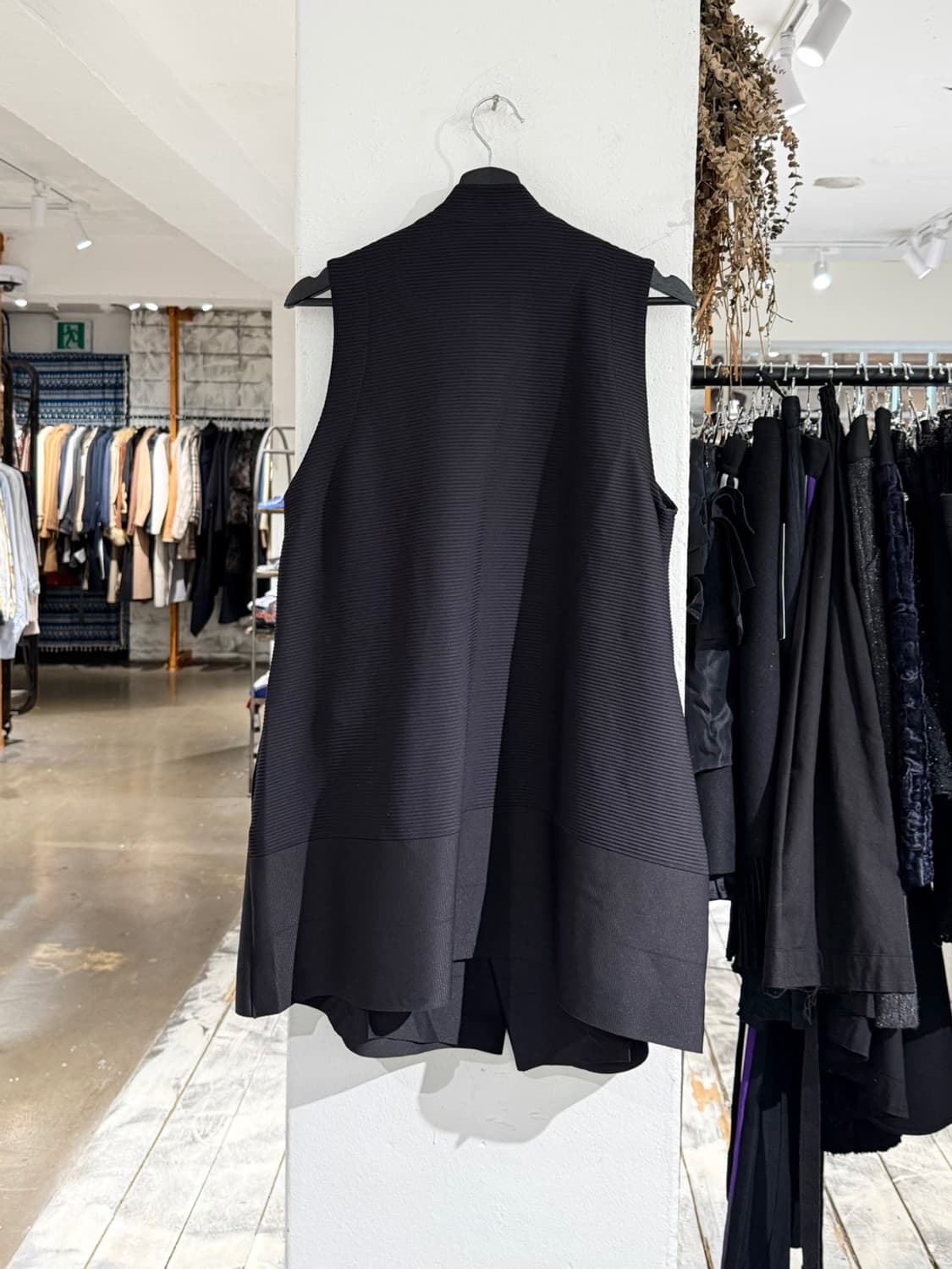 이세이미야케 블랙 립 패널 베스트 팬츠 셋업 상품이미지3