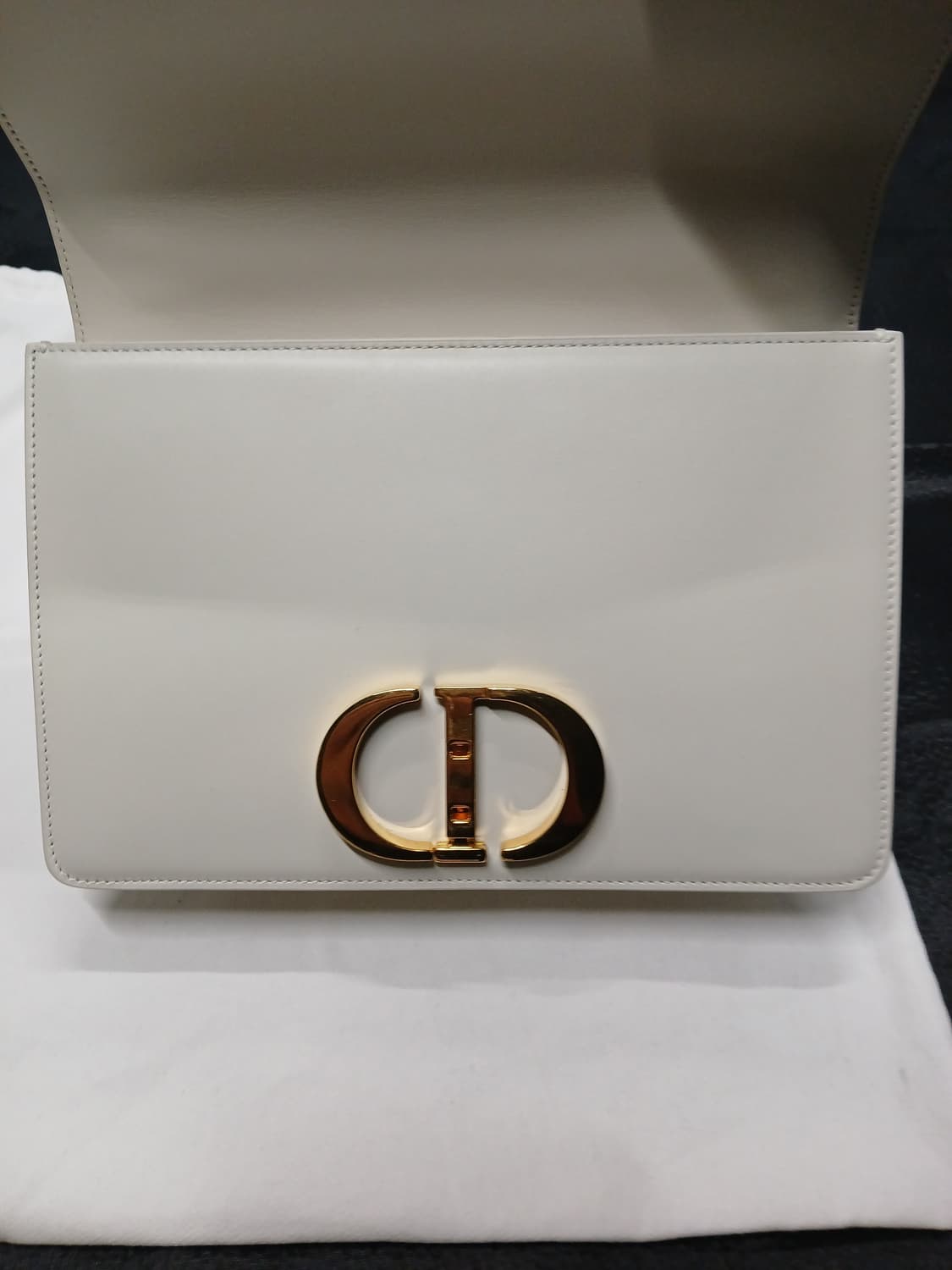 디올 몽테인30 크로스백 미듐 M9203UMOS 상품이미지8