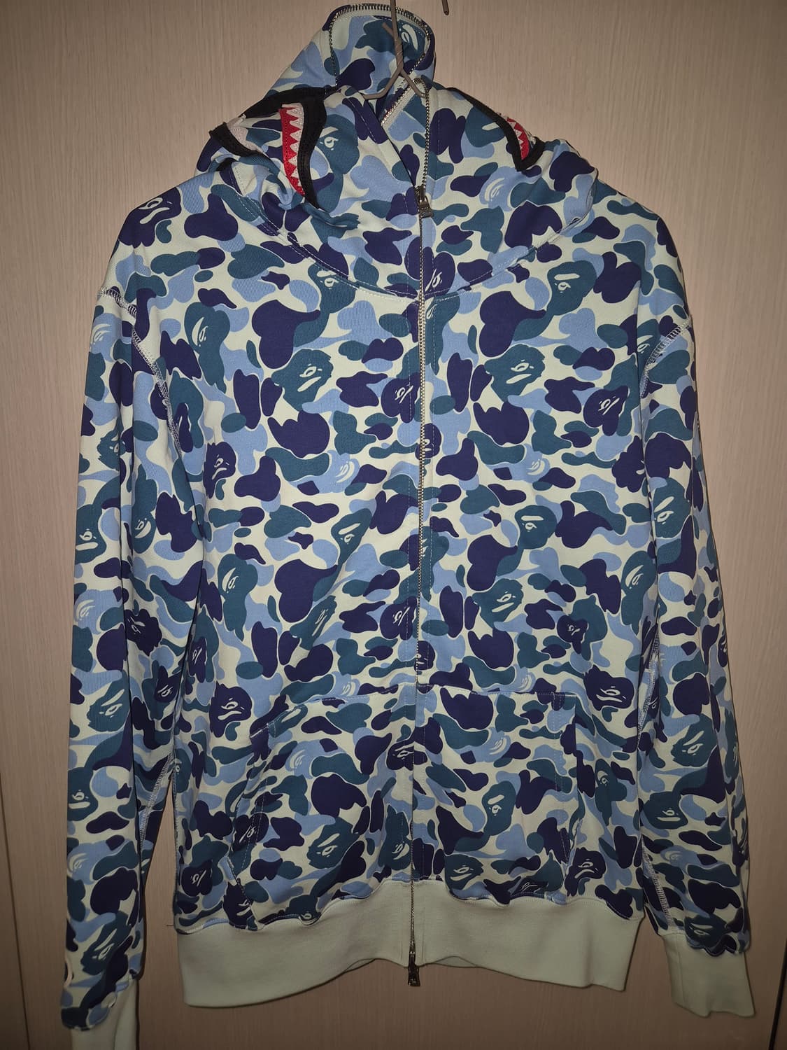 베이프 블루 샤크 후드집업 상품이미지2