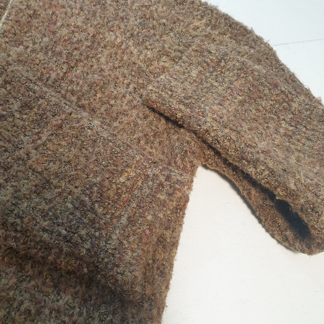 써스데이아일랜드 브라운 부클 숏 가디건 상품이미지4