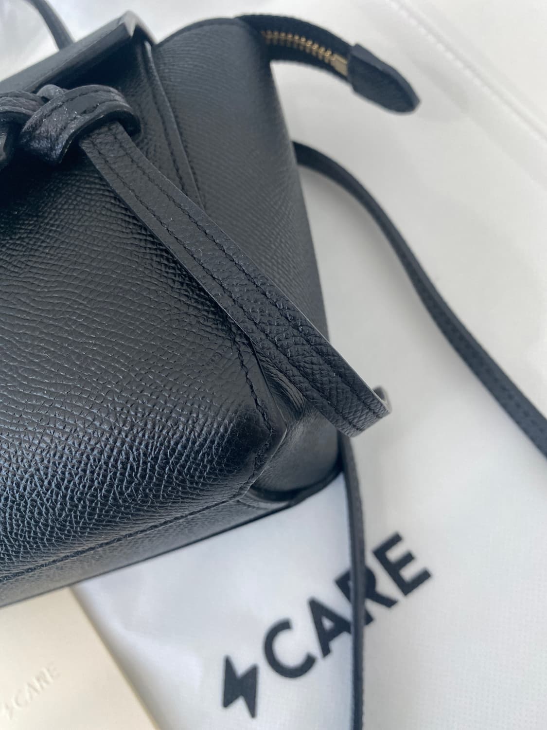 셀린느 피코 블랙 벨트백 상품이미지7