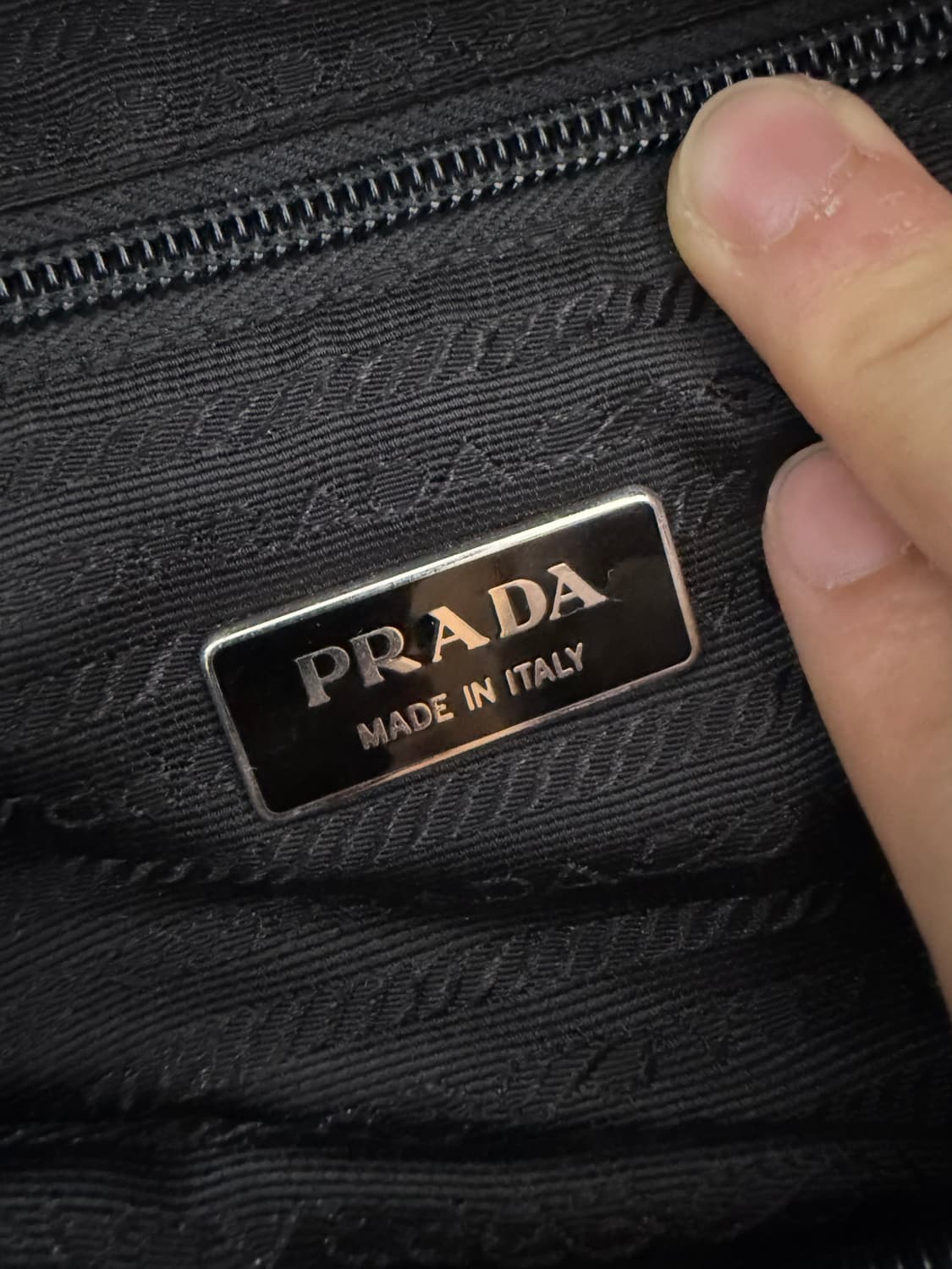 프라다 나일론 버클 메신저백  상품이미지3