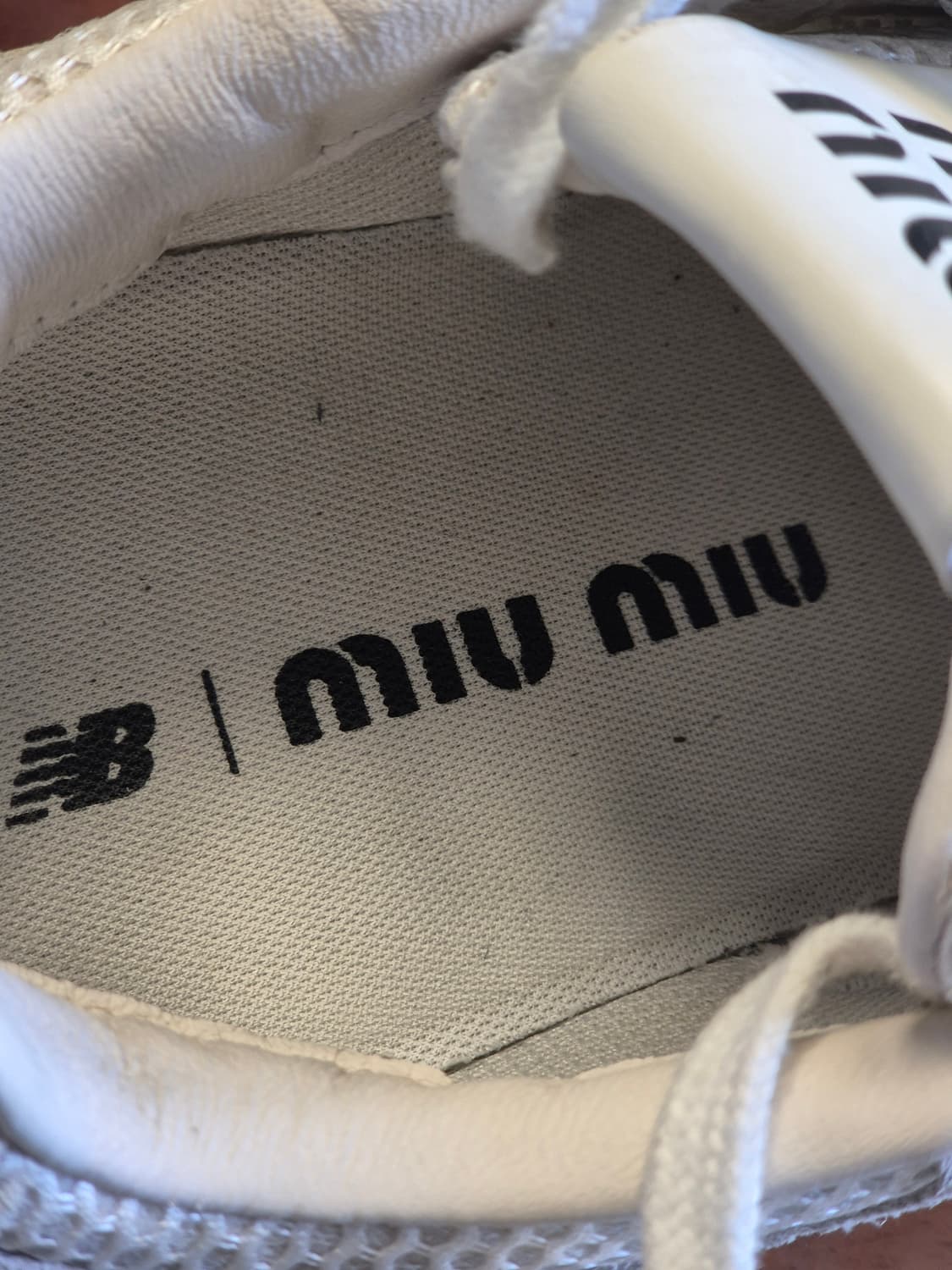 실착용3회 250-255(39)  정품 미우미우 X 뉴발란스530스니커즈 상품이미지8