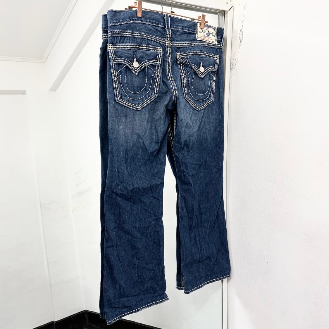 트루릴리전 부츠컷 데님 팬츠 상품이미지4