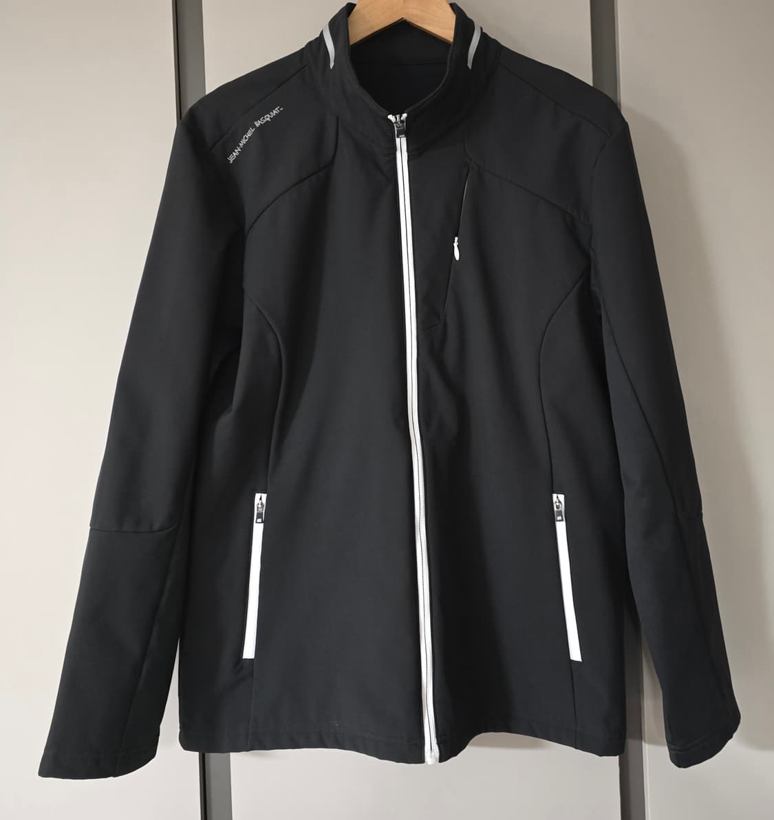 장미쉘바스키아 소프트쉘 자켓.
싸이즈 100~105 상품이미지1