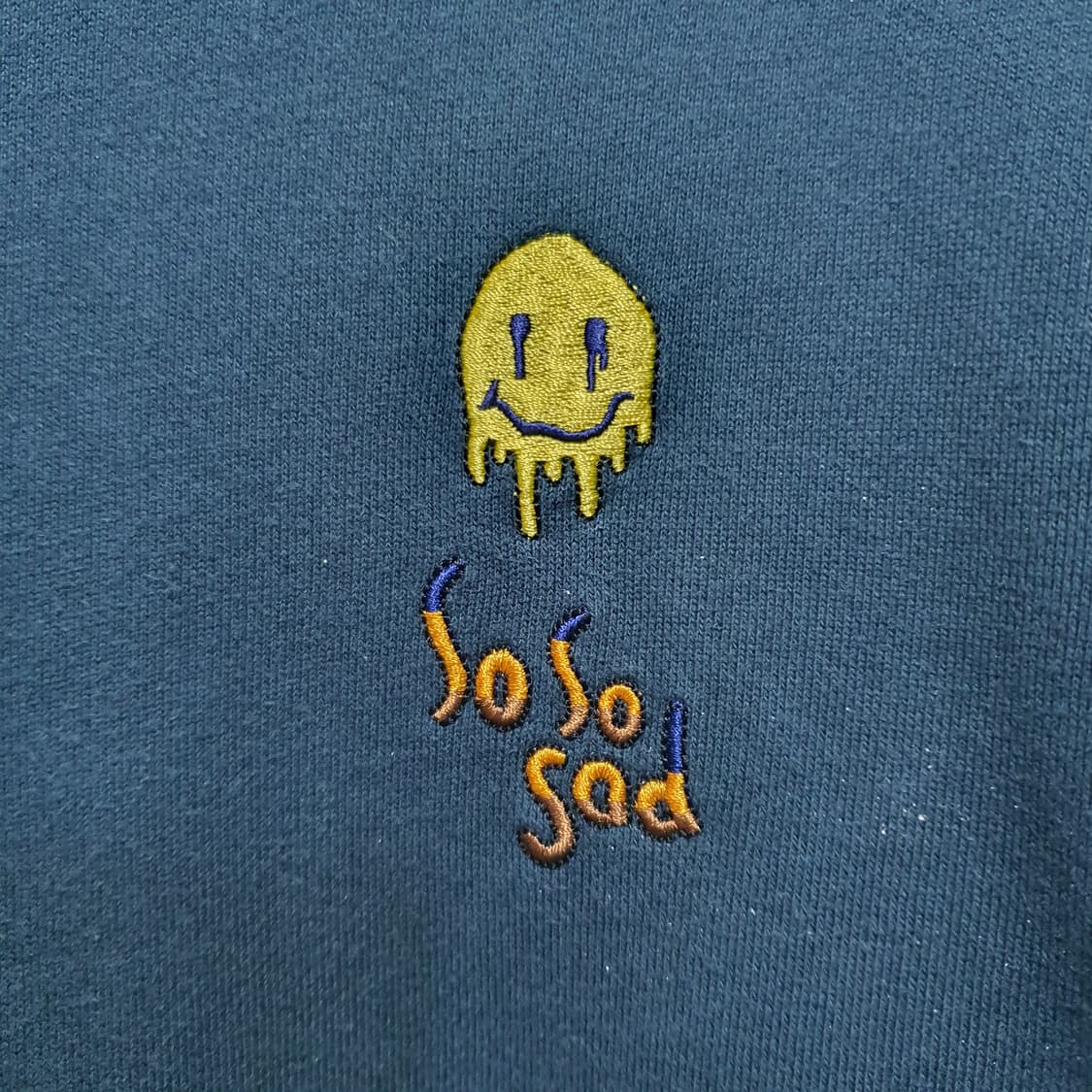 커스텀멜로우 새드스마일 맨투맨  상품이미지4