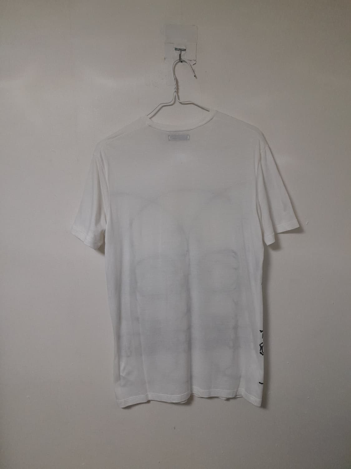 CoSTUME NATIONAL 화이트 스컬그래픽 티셔츠 S/95 상품이미지4