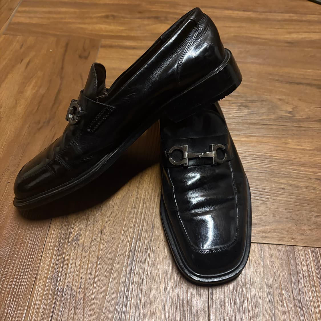 SALVATORE FERRAGAMO PENDANT LOAFER 상품이미지2