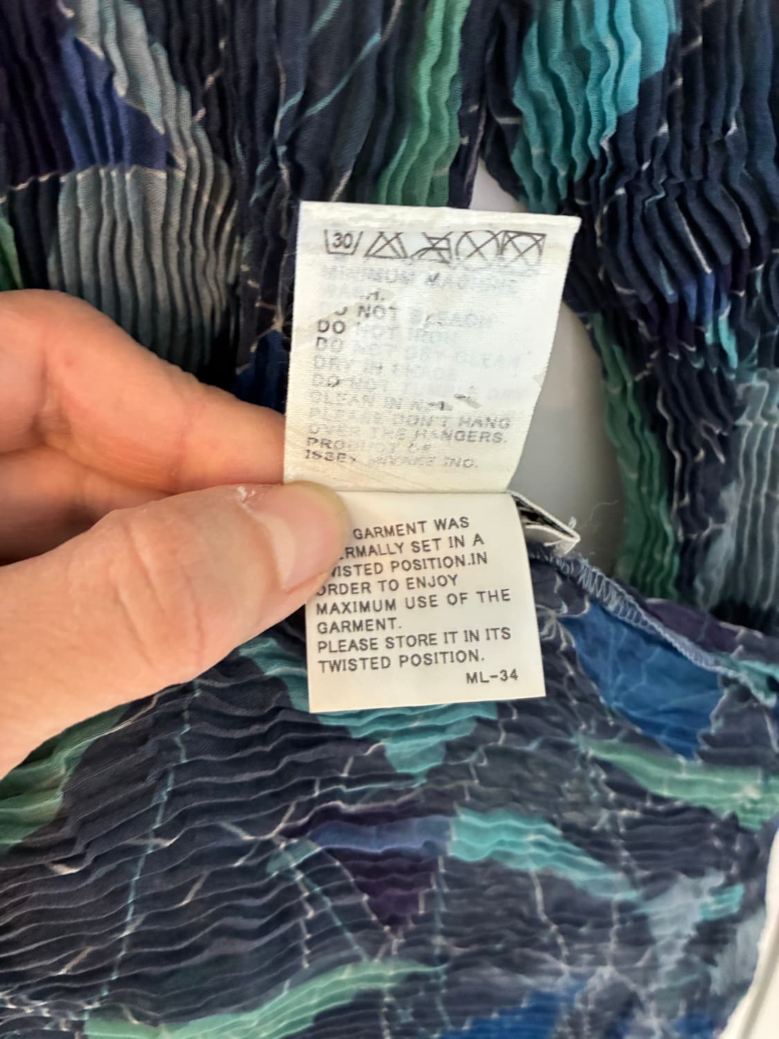 [Issey Miyake] 메인라인 플리츠 가디건 사이즈 3 상품이미지5