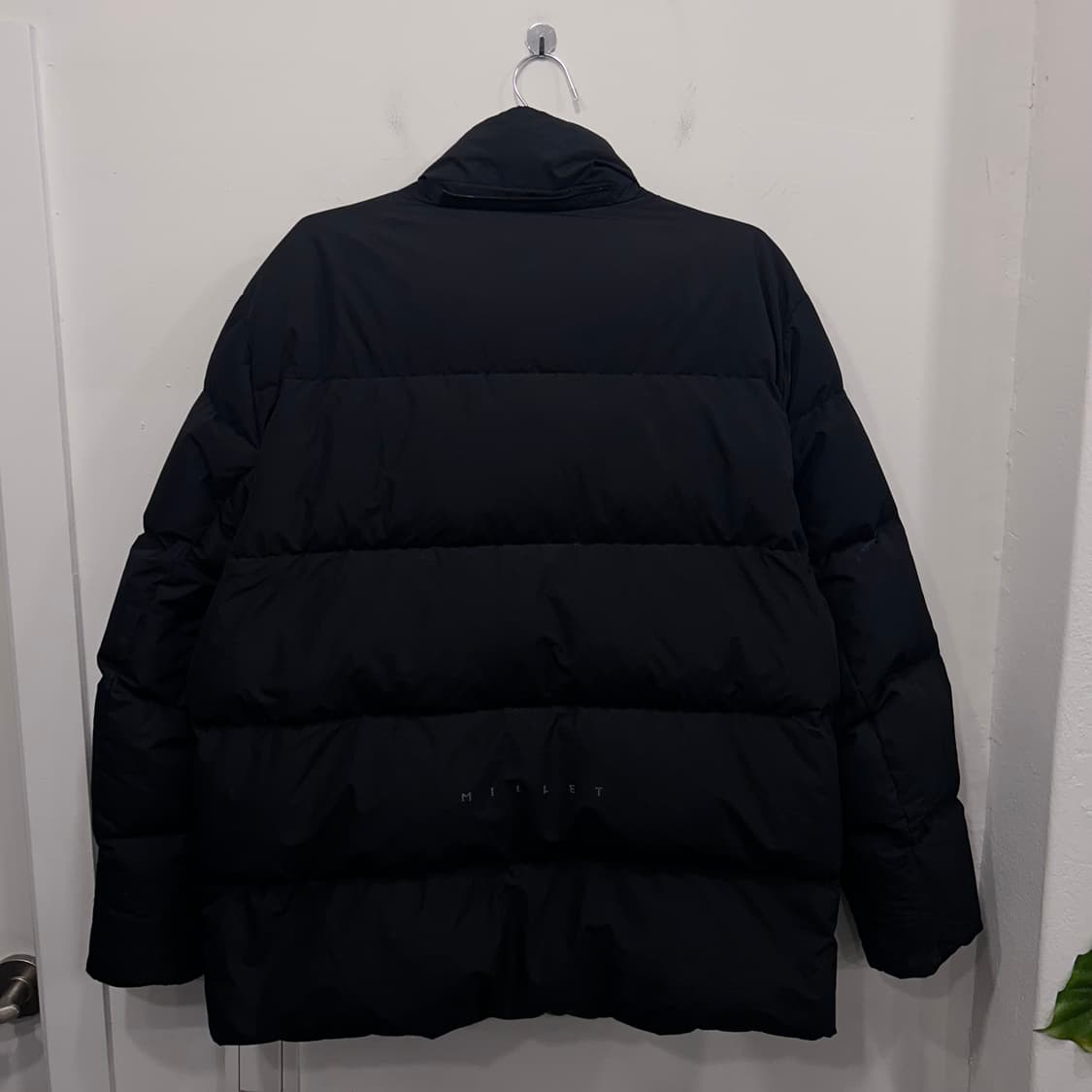 밀레 덕다운 와펜로고 시보리 푸퍼 패딩 상품이미지5