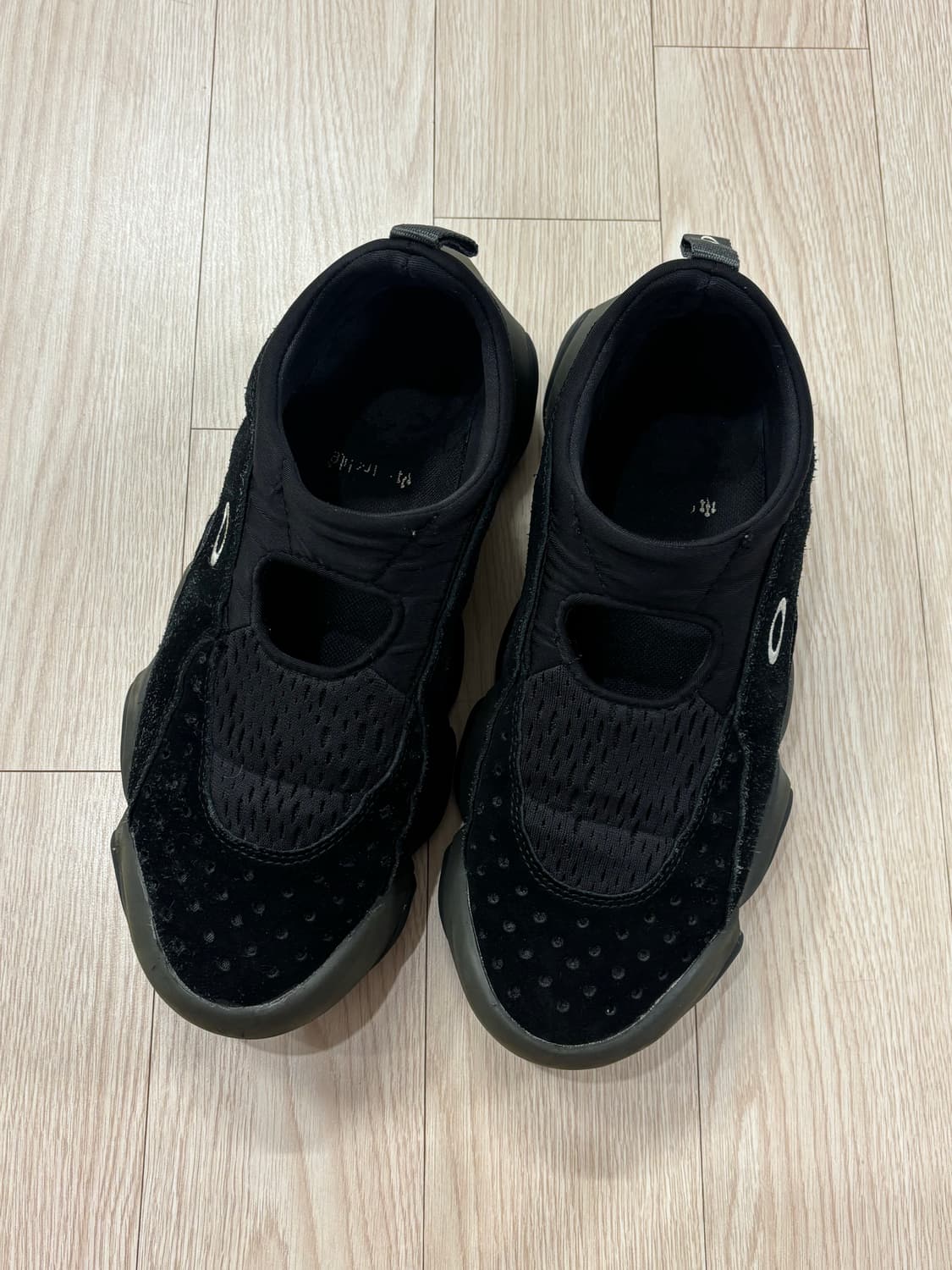 오클리 팩토리팀 스웨이드 플래시 샌들 블랙 260사이즈 상품이미지1