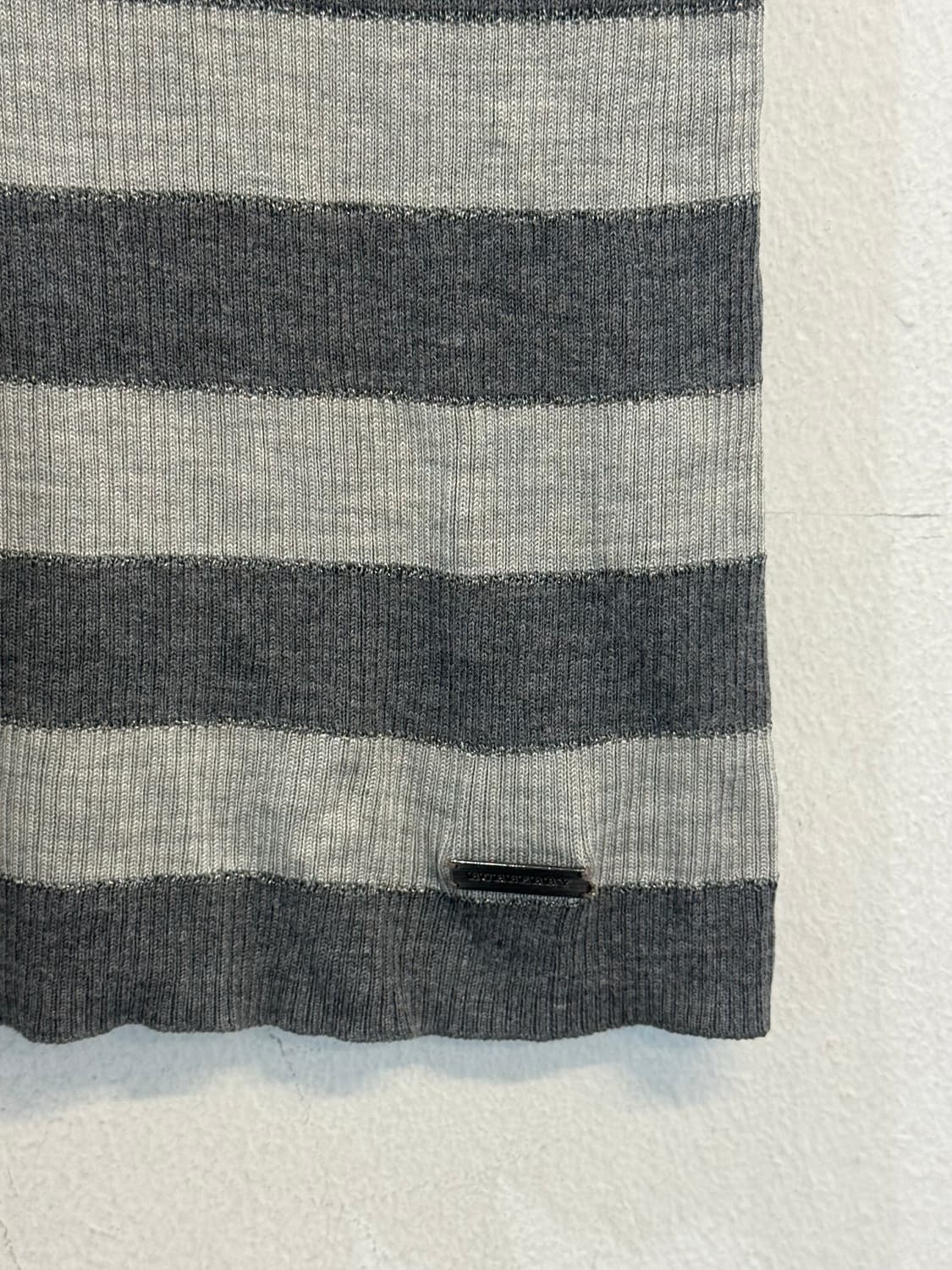 Burberry Stripe Short Sleeve V-Neck Knit 상품이미지4