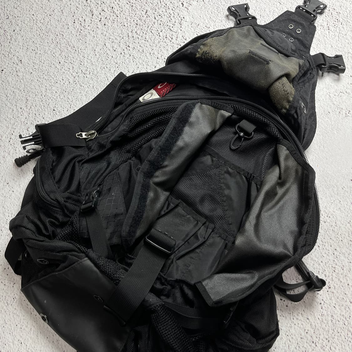 Vintage 00s Oakley Icon Backpack 2.0 상품이미지4