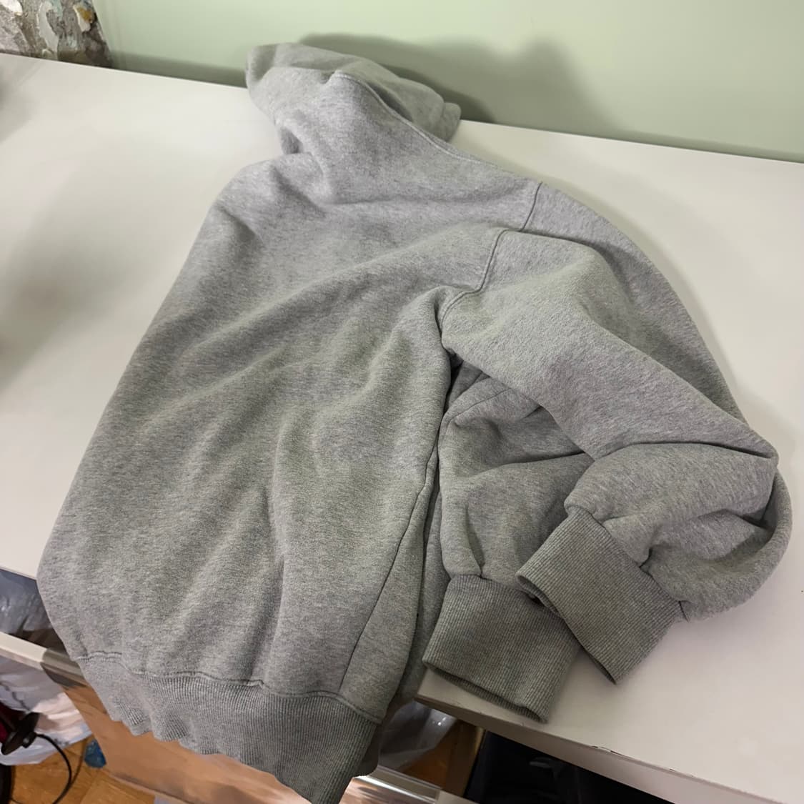 2 L 아메스 그레이 오버핏 부클로고 스웻후드티 상품이미지5