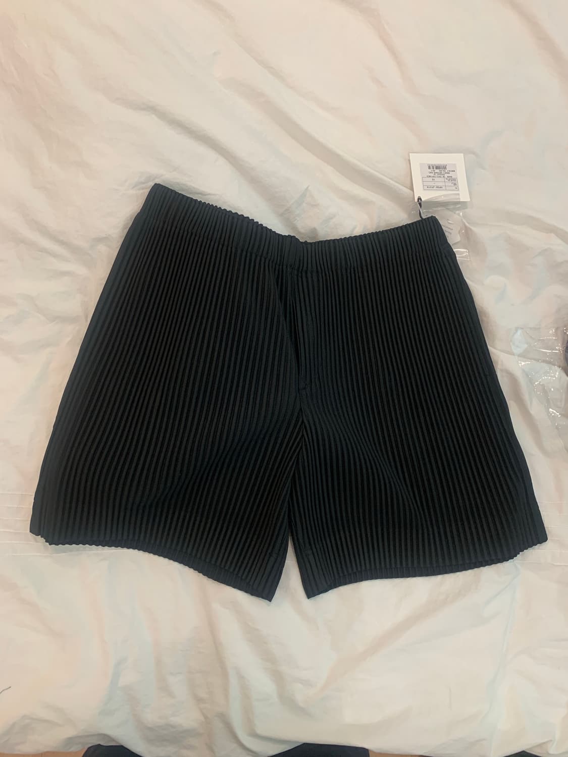 옴므플리세 블랙 반바지 새상품 상품이미지1