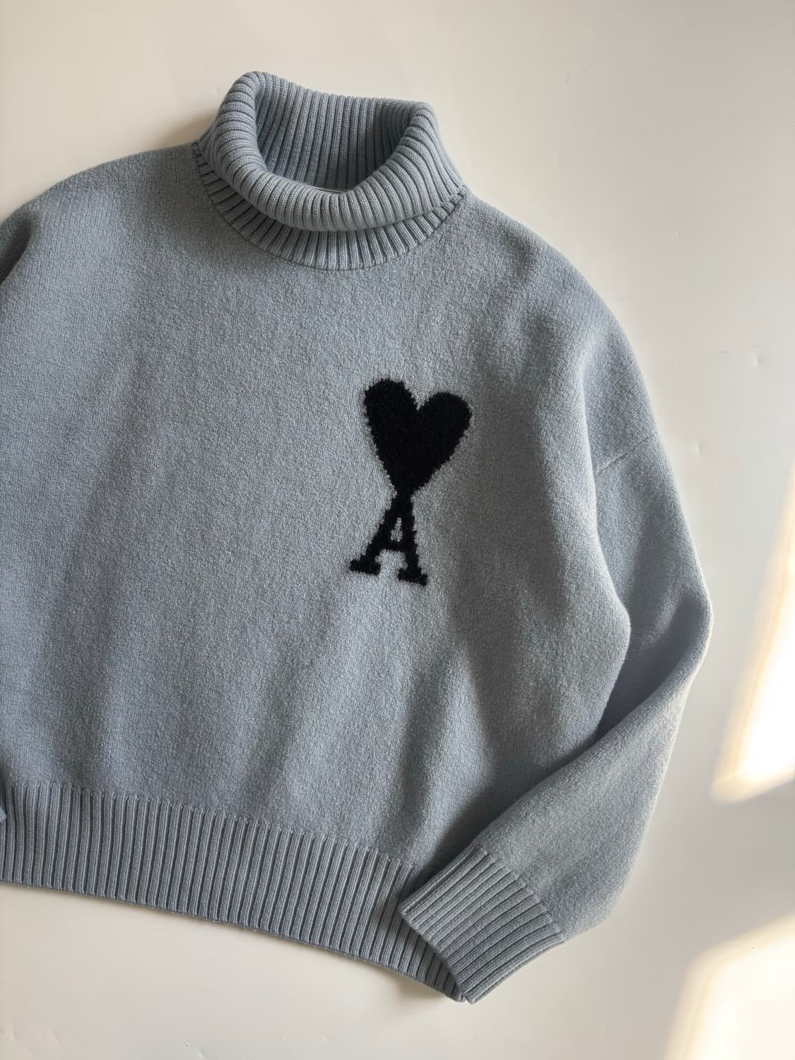 AMI 아미 스틸블루 인타르시아 터틀넥 니트 상품이미지2