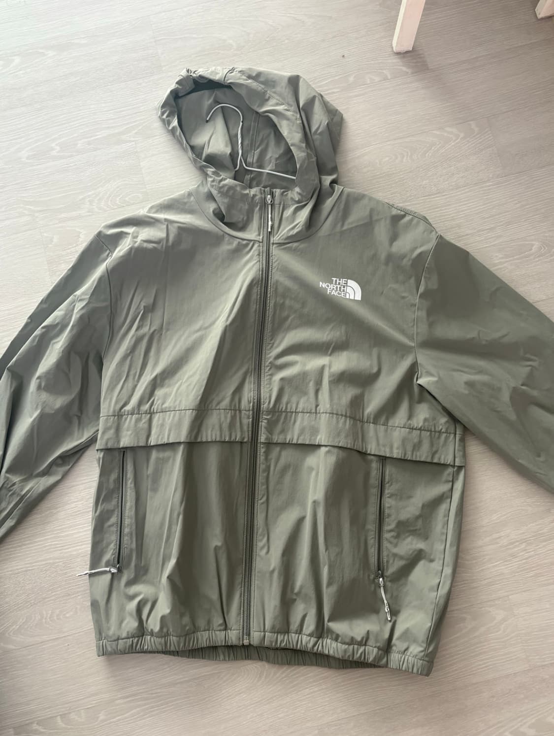 노스페이스 바람막이 L  상품이미지1