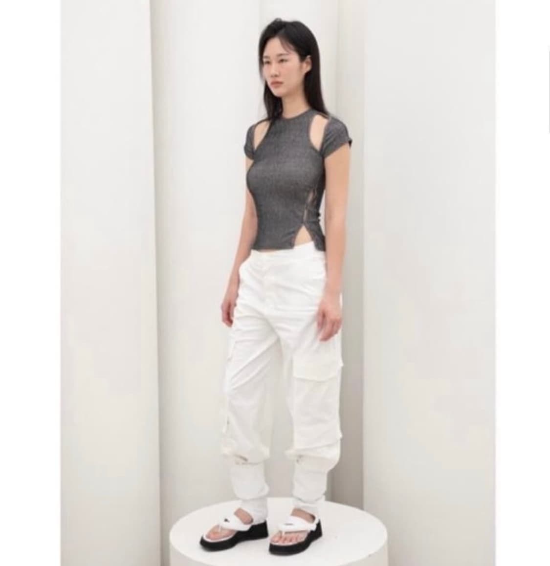 Kyo 컷아웃 티셔츠 상품이미지1