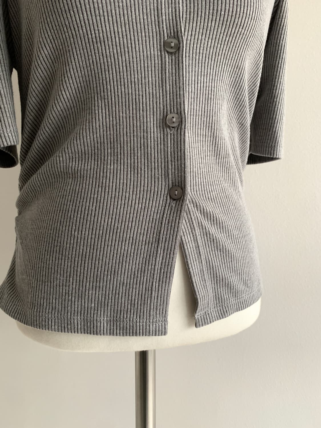 Shoulder Ribbon Button T 상품이미지3