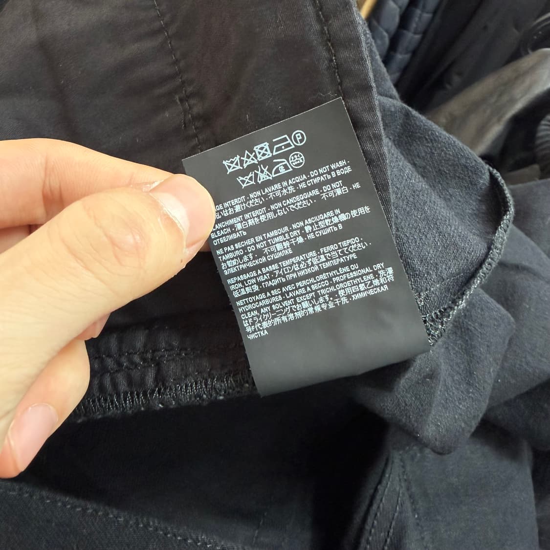 (새상품) 생로랑 19FW 블랙진 상품이미지10