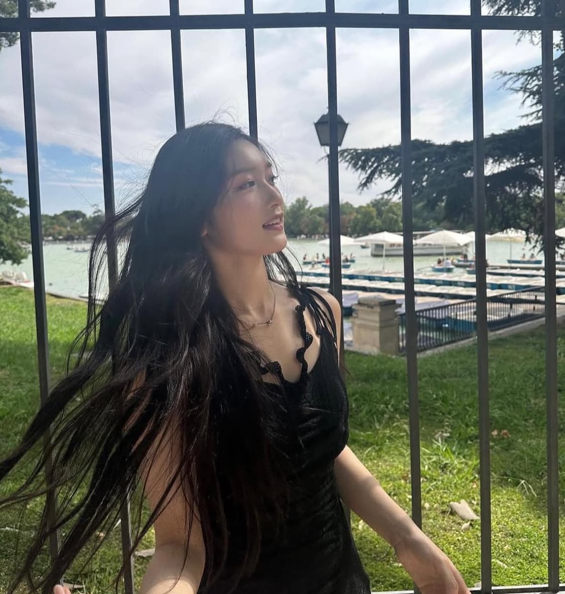 새상품 뉴얼린 릴리 드레스 블랙  상품이미지2