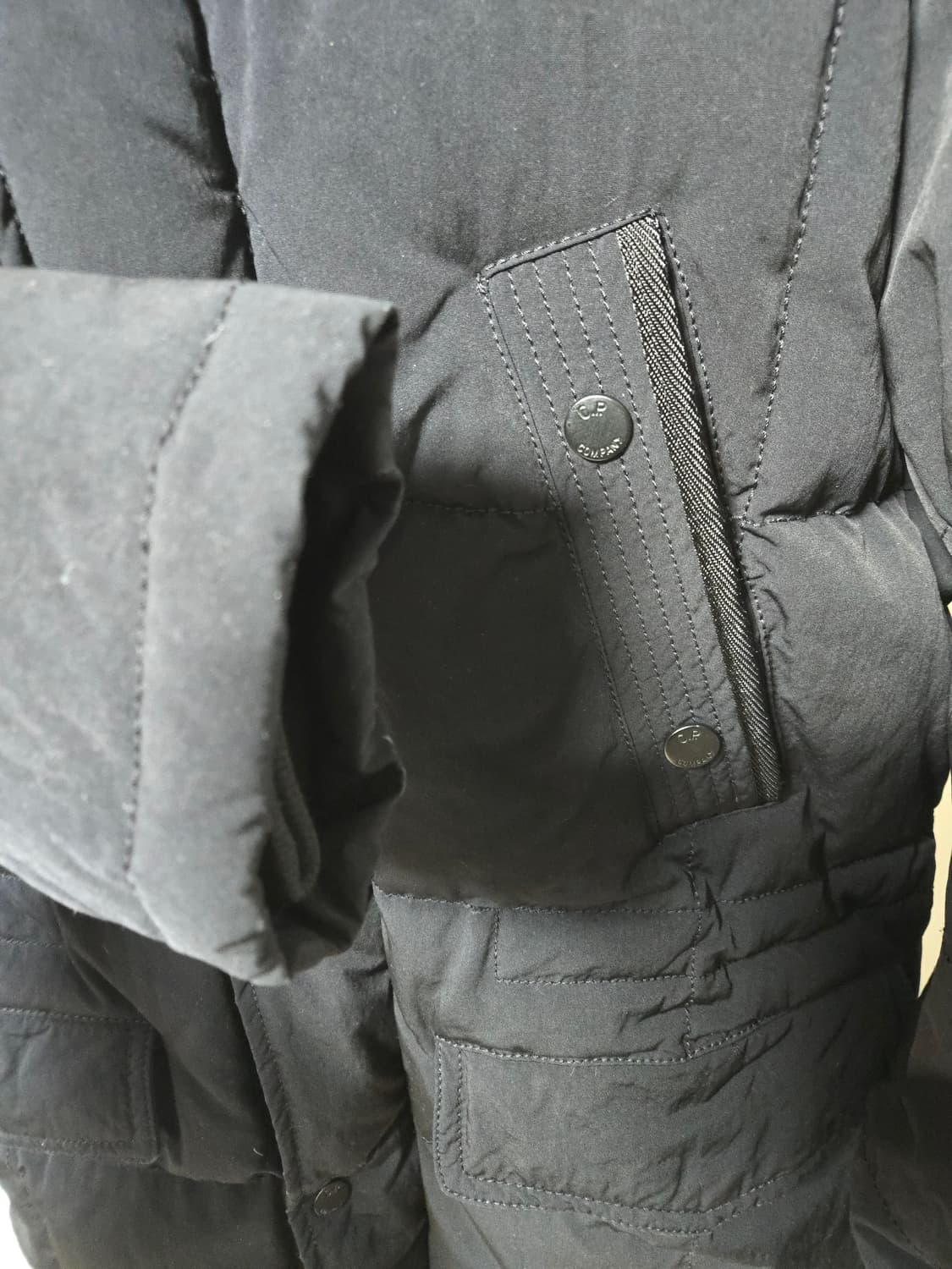 CP 컴퍼니 고글 패딩 블랙 국내 100 상품이미지4