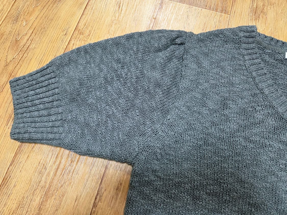 우이(ouie) V넥 퍼프소매 니트 프리사이즈 새상품 상품이미지8