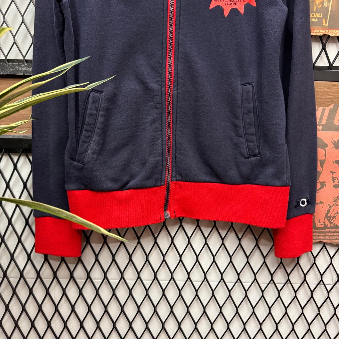 본더치 트랙자켓 전면 레터링 로고 포인트 네이비 레드 배색 상품이미지4