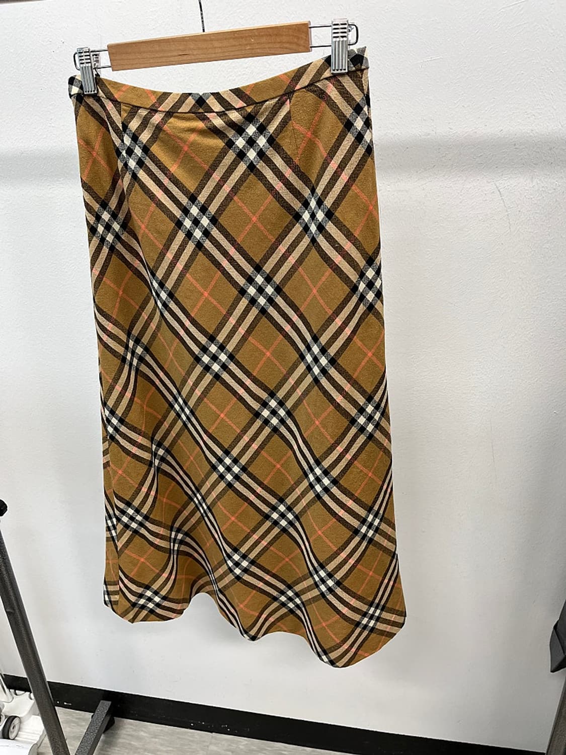 여) 버버리 체크 롱 스커트  상품이미지1